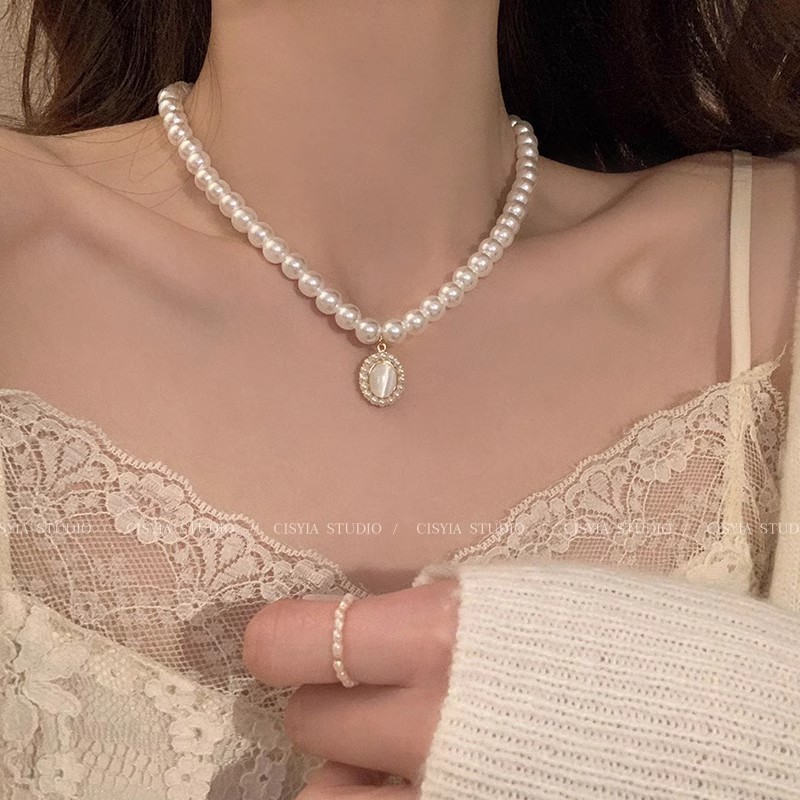 Gold Pearl Beaded Cat Eye Oval Pendant Necklace