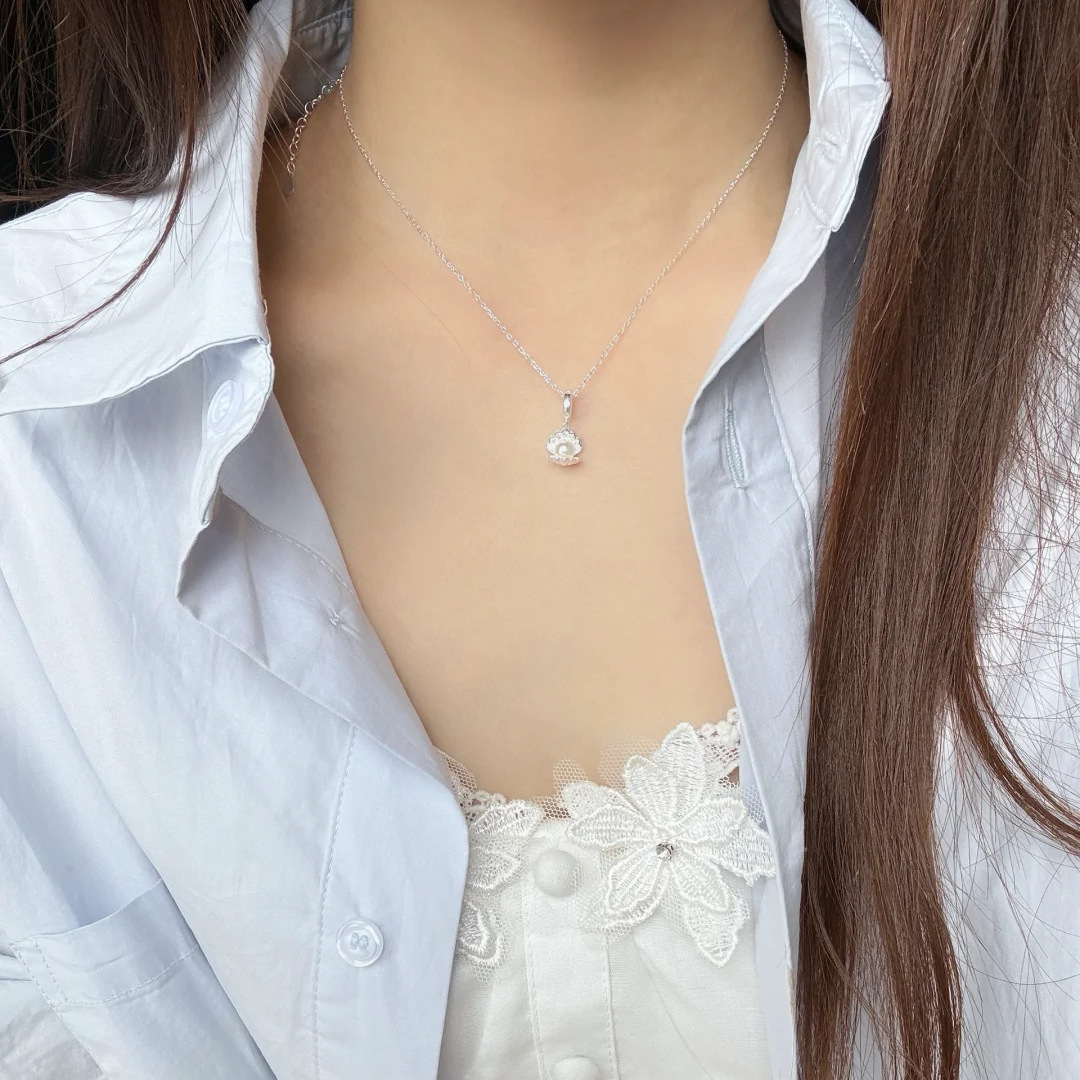 Sweet Heart Bow Pearl Necklace