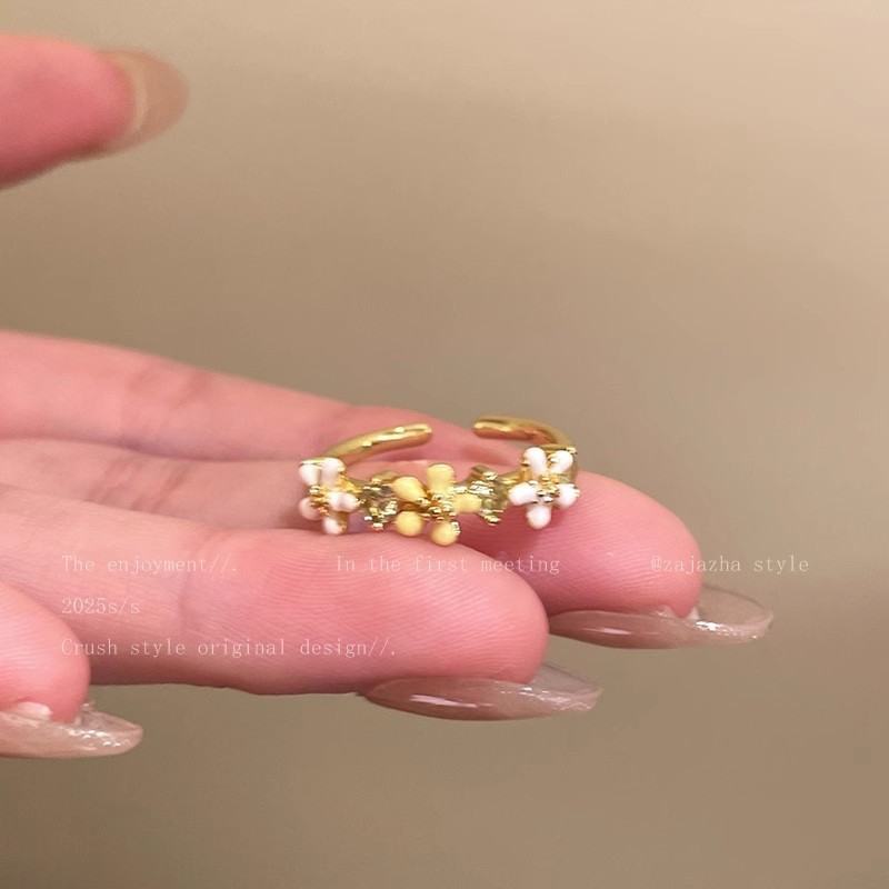 Gold Triple Daisy Pearl Cluster Open Ring