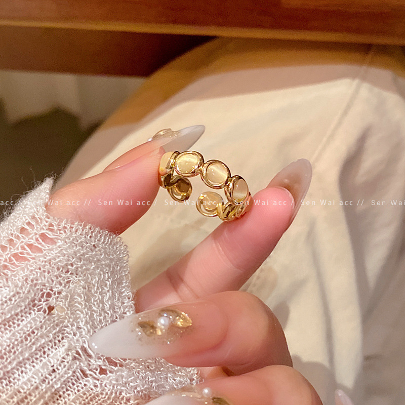 Gold Round Cat Eye Bubble Band Ring