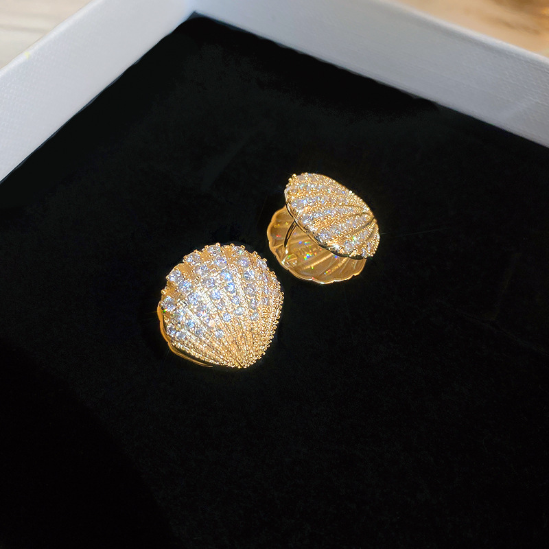 Gold Crystal Shell Pearl Clip-on Earring